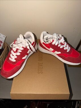 Steve Madden Kids Red and White Retro Runner Sneakers